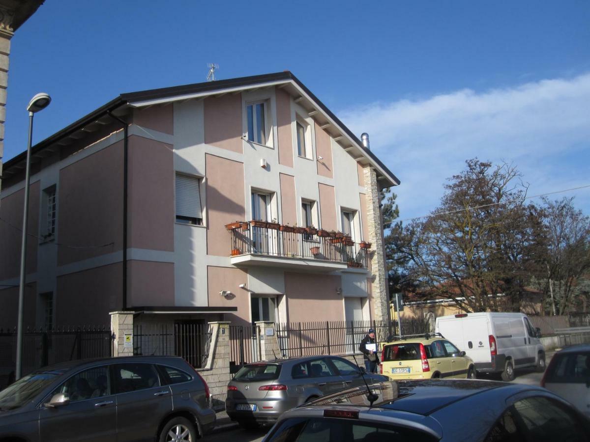 Residence Luisa Avezzano Bagian luar foto