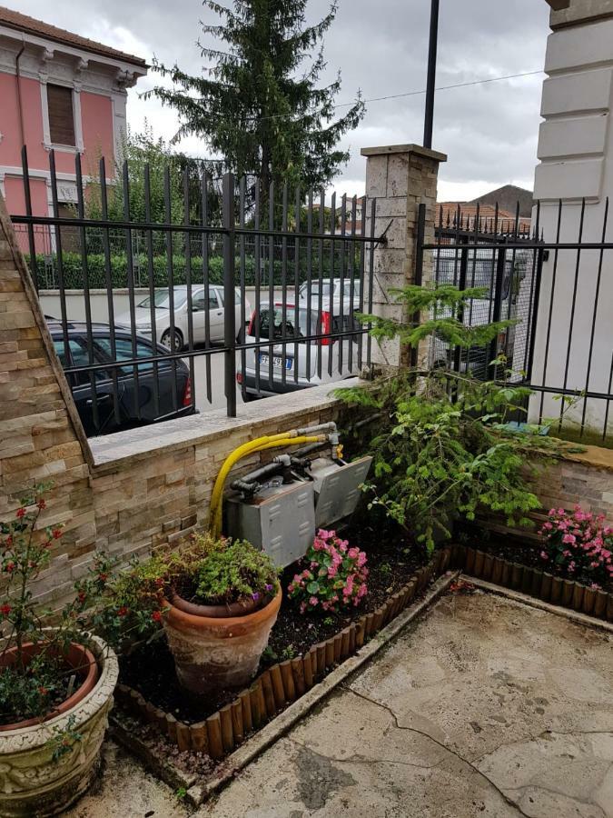 Residence Luisa Avezzano Bagian luar foto